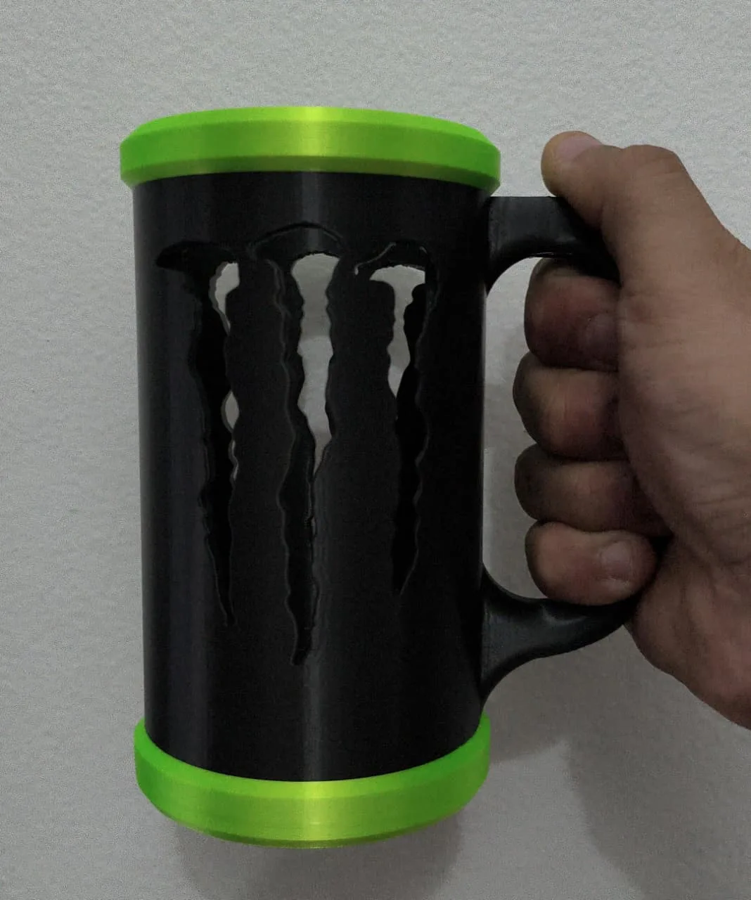Porta lata 473ml 3D - Personalizada estilo Monster (Verde Neon/Preto)